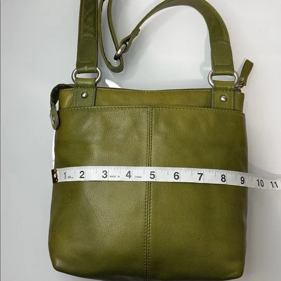 Osgoode Marley olive leather crossbody bag w tons of storage